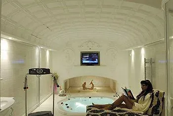 Opera بيت ضيافة